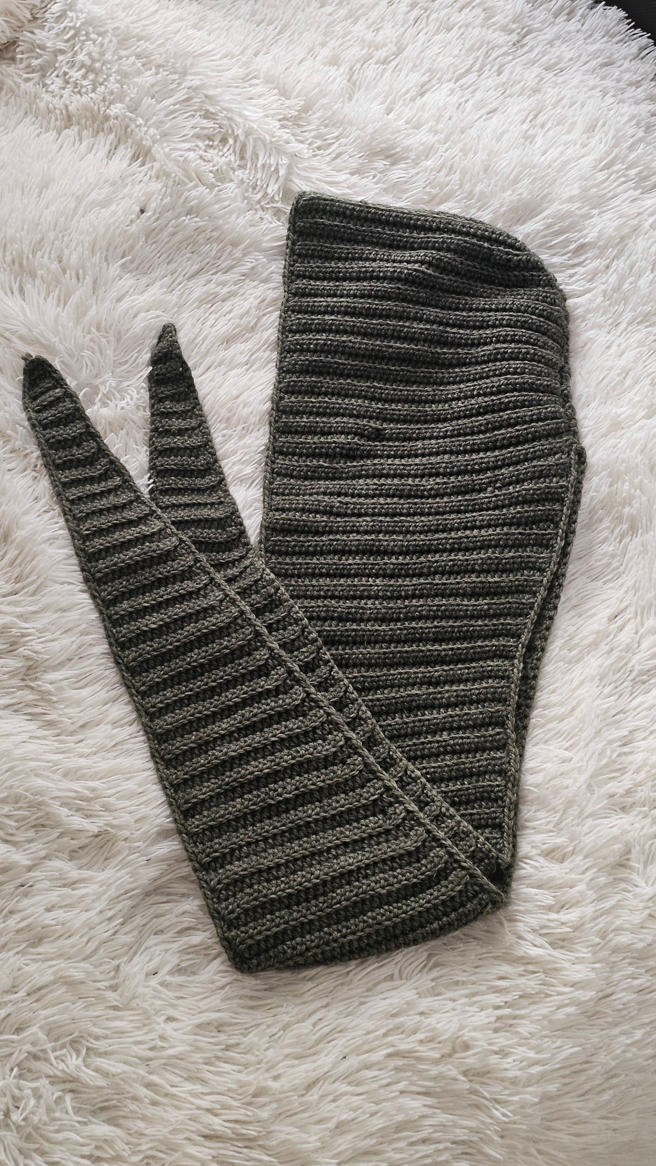 Sophie Hood kaki 100% laine- 40euros